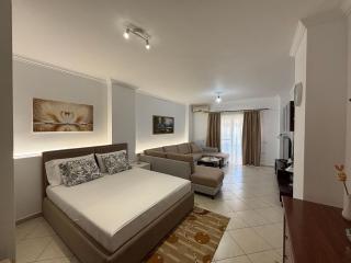 Sea-view by Shelly stay - 2