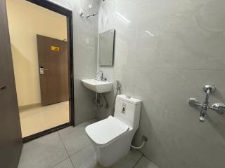 Yellow Sapphire Hotel DLF Cyber City - 5