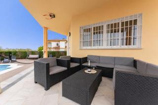 Villa Rural con Piscina Privada - 4