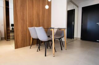 Studio Hub 1210 - 3