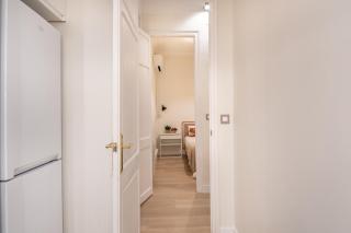 Experience local life in the heart of Gracia, Barcelona - 9