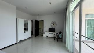 White Villa by Villacarte - 2