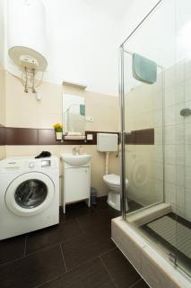 Lónyay Street Apartment with AC - 1