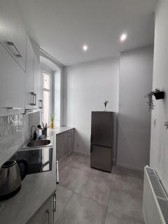 ZABRSKA l 12 Studio - 3