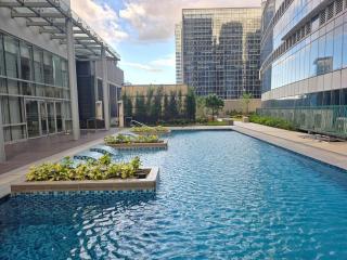 BGC Uptown Parksuites Modern 1BR with Balcony 300mbps - 3