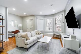 Gorgeous 2 bedroom Apartment, Close to NYC, w free parking - 0