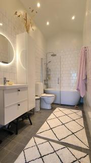 Great house in lush surroundings - 2