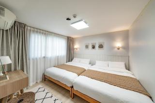 Dana Stay Spacious 3BR Family Home - 6