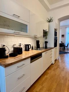 2BR Stylish Modern City Apartment - 7