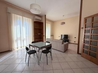 Allegra's apartment - 8