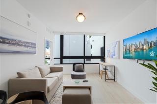 Stylish Downtown Miami Condo with Pool and Gym - 2