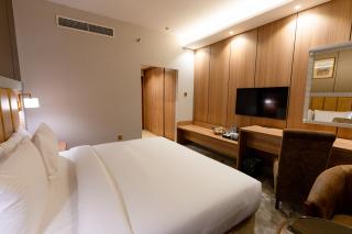 Luxe Grand Hotel - 1