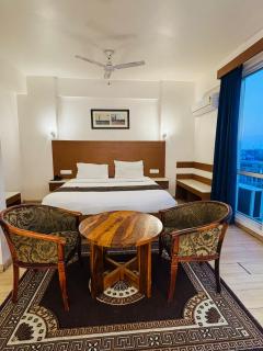 Golden Pent House - 2