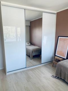 Beautiful minimalist apartment next to the train station - 4