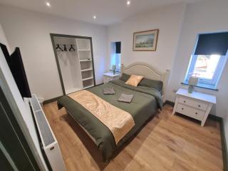 Between the Mountains and the Sea - 9