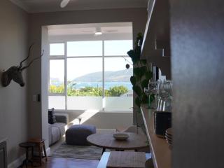 Lagoon View Cottage - 6