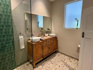 Lagoon View Cottage - 6