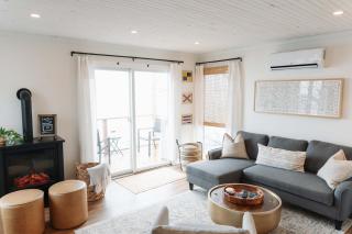 Waters Edge Lakefront with Kayaks Fire Pit and Dock - Geneva - 0