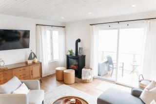 Waters Edge Lakefront with Kayaks Fire Pit and Dock - Geneva - 5