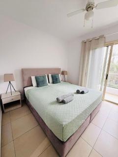 Modern 2BR Home in Elysia Park - Pool & Fitness - 7
