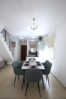 Modern 2BR Home in Elysia Park - Pool & Fitness - 6