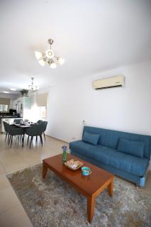 Modern 2BR Home in Elysia Park - Pool & Fitness - 5