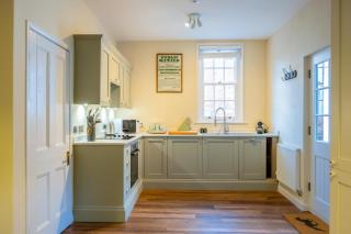 Stable Yard Cottage - 3