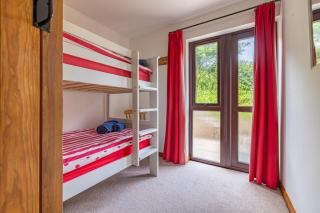 Fabulous 4 Bed Barn with Shared Pool, Noss Mayo - 4