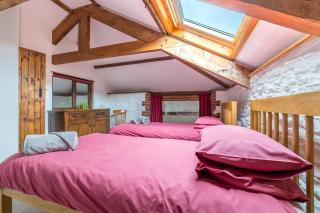 Fabulous 4 Bed Barn with Shared Pool, Noss Mayo - 1