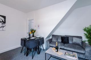 Great 3-Bed Home by 53 Degrees Property, Perfect for Work & Contractors - 6