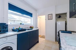 Great 3-Bed Home by 53 Degrees Property, Perfect for Work & Contractors - 3