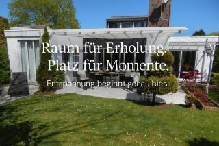 Wunderschoenes-freistehendes-Ferienhaus-an-der-See-Sauna-Strand-Yachthafen-WLAN - 0