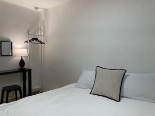 Stay Soom l Hapjeong Station 5 min - 8