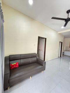 Family Homestay - Rumah berkembar - 5