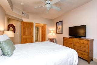 Town Pointe KBM Resorts Walk To Town Common Elev 2 Units 6 Bedrooms ML-1347 - 3