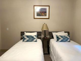 Town Pointe KBM Resorts Walk To Town Common Elev 2 Units 6 Bedrooms ML-1347 - 2