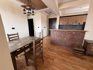 Cozy Wood & Brick Apartment Near Bole, Hayahulet - 1