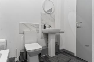 Cheerful Flat In Moseley With Free Parking - 1