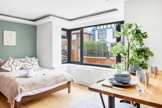 Cosy 1-Bed Flat with Sofa Bed, Mapperley, Nottingham - 4