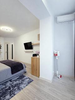 Стильна квартира в новобудові біля Проспекту та ТЦ Майдан - 1