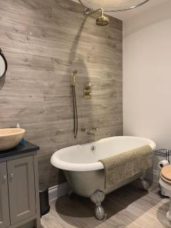 3 Bed 2 Bath Cosy Rural Barn Conversion-Parking - 7