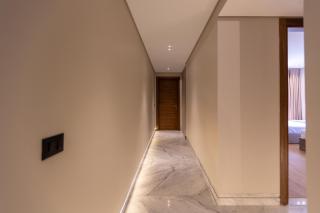 Luxury 3BR Apt Large Garden & Pool at Silverpalm - Cairo - 5