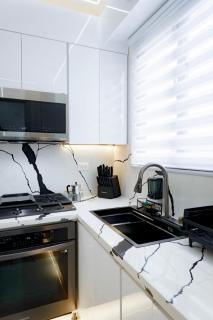 Platinum Luxury Apartment With Balcony - 5