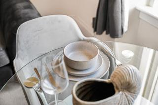 Aberdeen Central - Sleeps 3 - Ultra Fast Wifi - 8