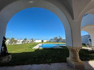 ViLLA DE MAITRE STYLE ARABE 4 SUITES PISCINE GRAND JARDIN - 9