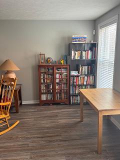 3bd Townhome walking distance to Stadiums and Downtown with parking - 4
