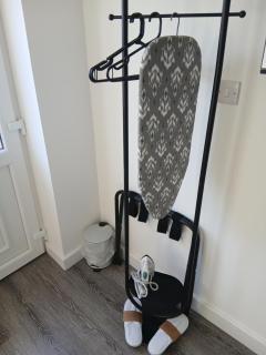 Moodyscroft Homestay, NEC, BHX, Resorts world, HS2, JLR - Netflix - 3