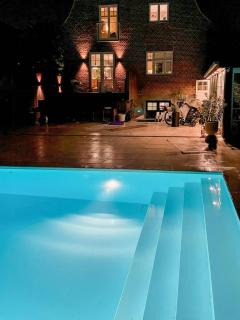 Villa With Pool In Valby - 1