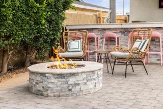 Scottsdale Retreat Pool Spa Fire Pit Games - 7