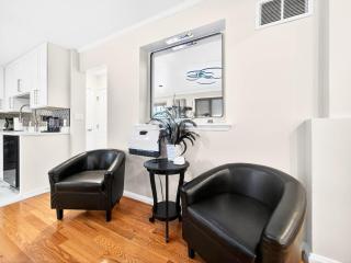 Gorgeous Home Tucked Away in Greener Part of Town Transit-Friendly - 3